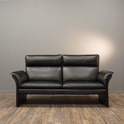 THREE POINT Scala | black | Classically elegant 2.5 seater leather sofa