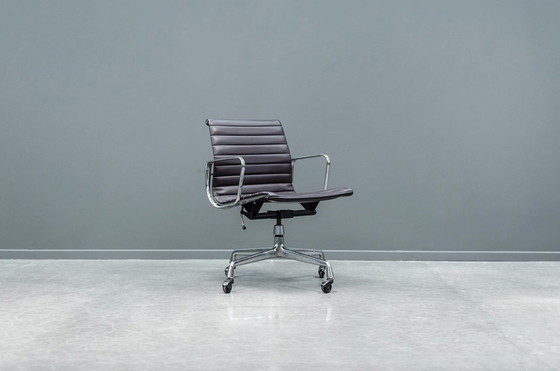 Image 1 of Eames Ea117 Office Chair