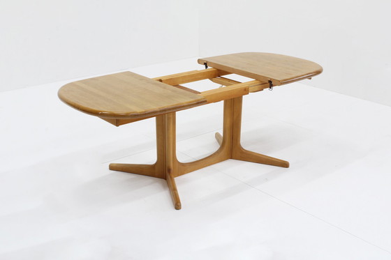 Image 1 of Tavolo da pranzo ovale allungabile vintage danese in legno massello