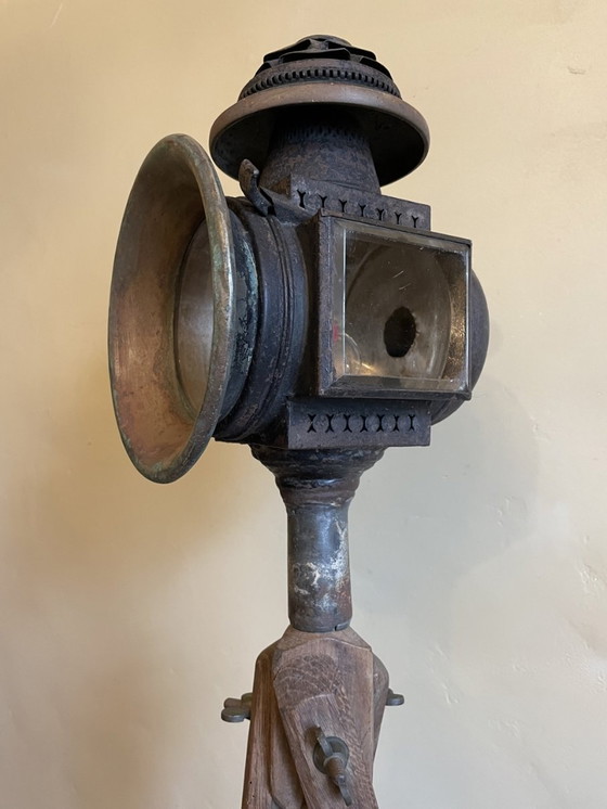 Image 1 of Lampada da terra industriale su vecchio treppiede francese