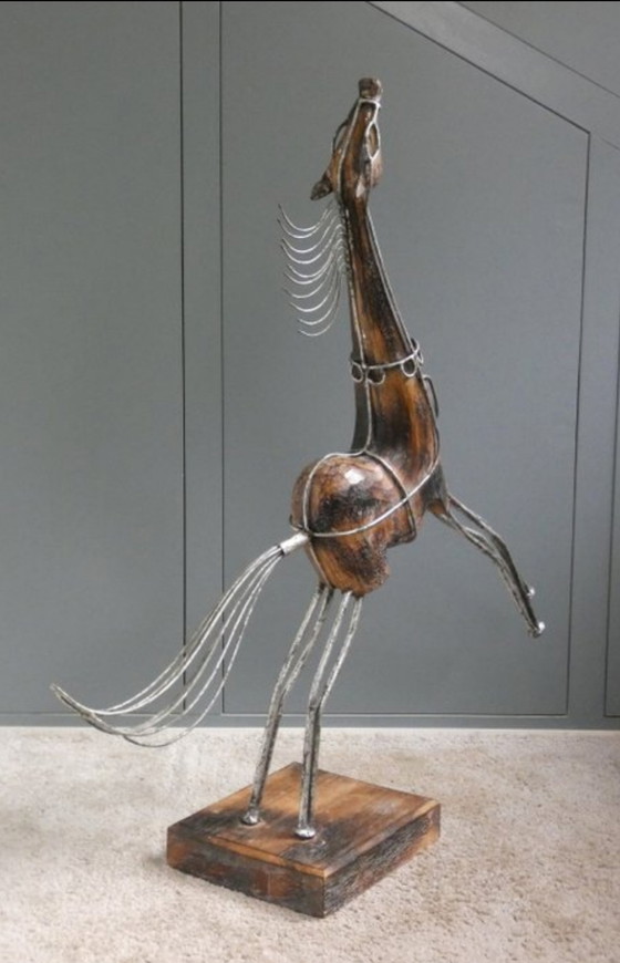 Image 1 of Sculpture cheval montant en teck