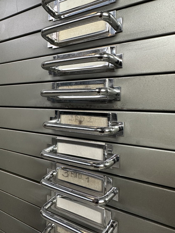 Image 1 of Robust Industrial Drawer Cabinet