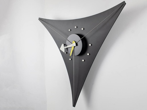 Vitra Triangle Wallclock design George Nelson