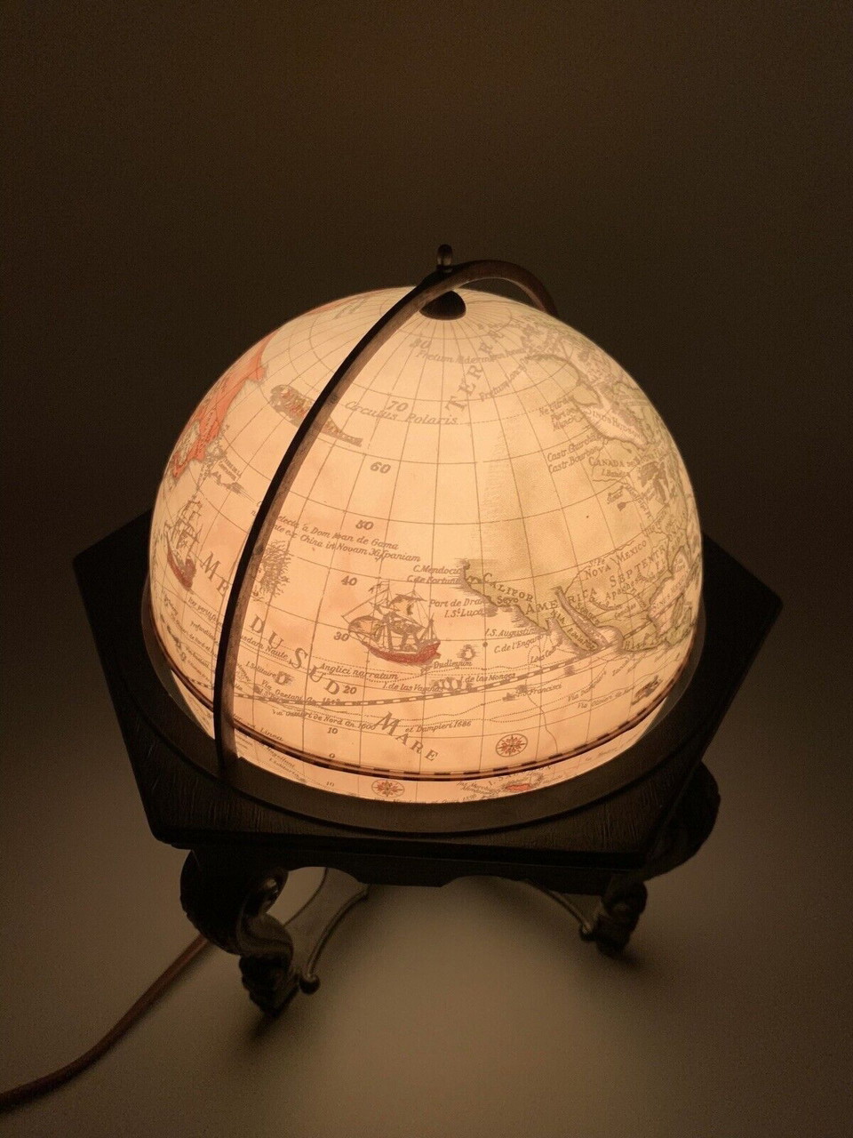 Vintage globe lamp | €60 | Whoppah