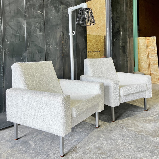 Image 1 of 2 fauteuils vintage avec bouclé blanc cassé