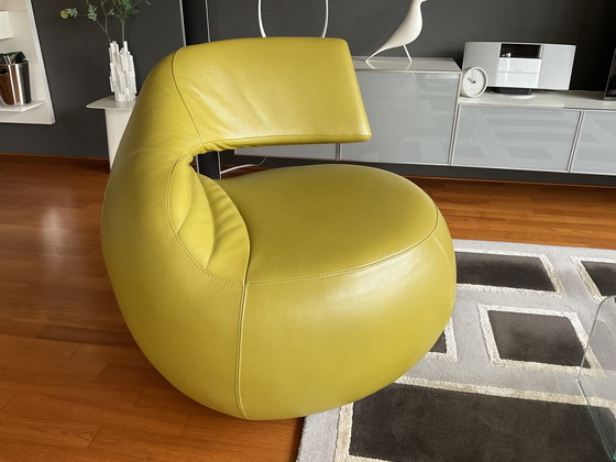 Image 1 of Leolux Gisa swivel armchair