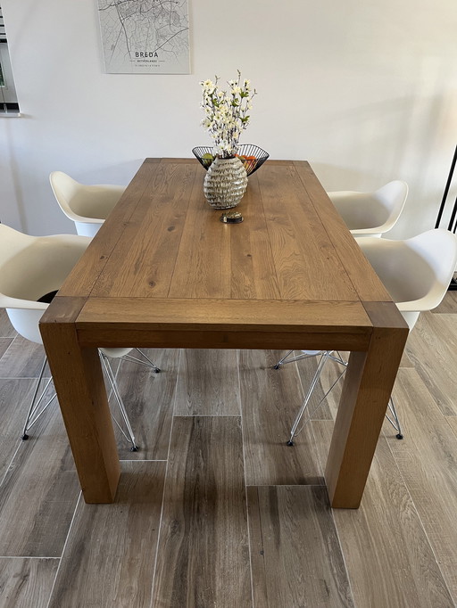 Dining room table Henders En Hazel