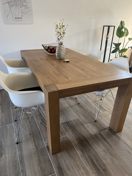 Dining room table Henders En Hazel