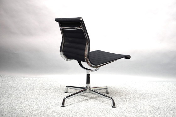 Image 1 of Mid - Century model Ea 102 swivel chair by Charles & Ray Eames for Vitra