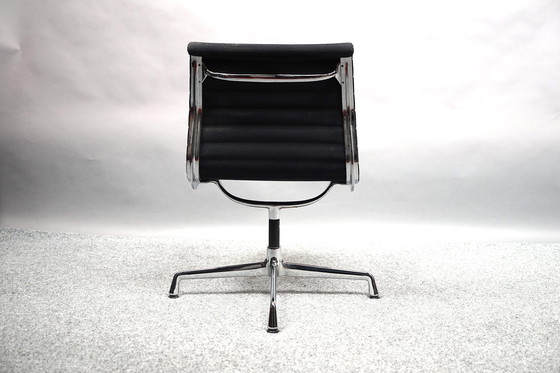 Image 1 of Mid - Century model Ea 102 swivel chair by Charles & Ray Eames for Vitra