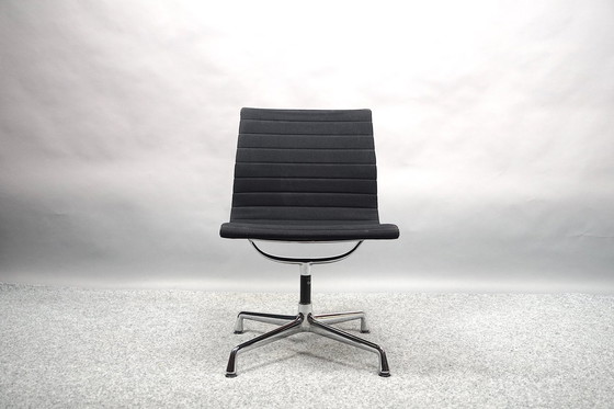 Image 1 of Mid - Century model Ea 102 swivel chair by Charles & Ray Eames for Vitra