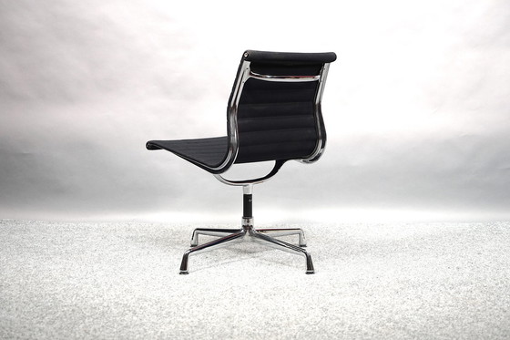 Image 1 of Mid - Century model Ea 102 swivel chair by Charles & Ray Eames for Vitra