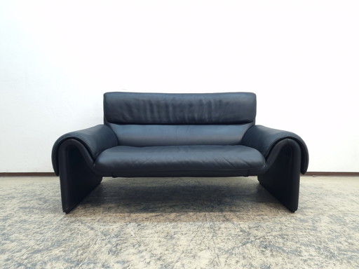 De Sede ds 2011 two-seater small black designer sofa leather sofa