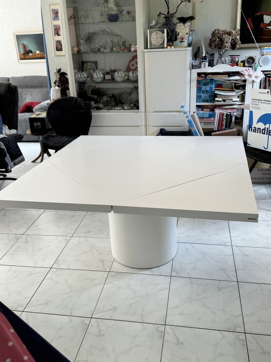 Image 1 of Table de salle à manger Quadrondo