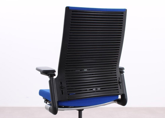 Image 1 of Ahrend 2020 Extra Verta office chair blue