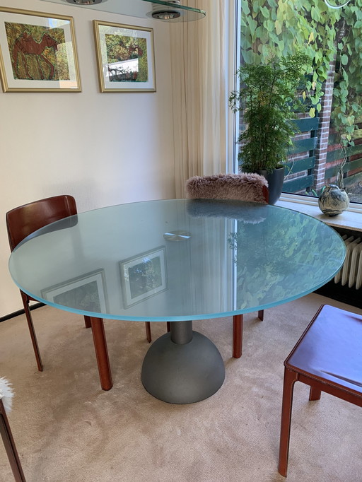 Poltrona Glass Dining Table