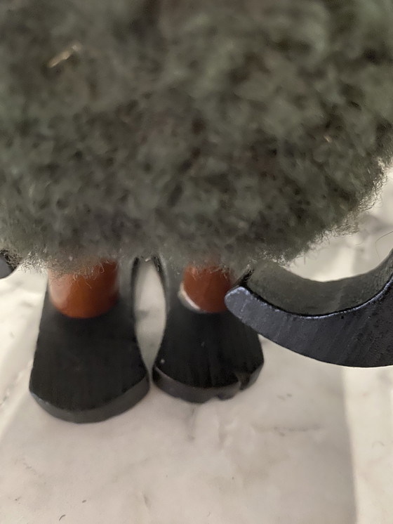 Image 1 of Scimmia appesa in legno vintage