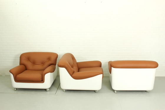 Image 1 of Poltrona lounge Space Age in fibra di vetro e pelle color cognac, anni '70