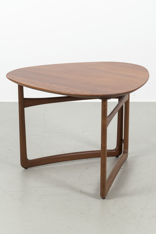 Peter Hvidt and Orla Mølgaard side table