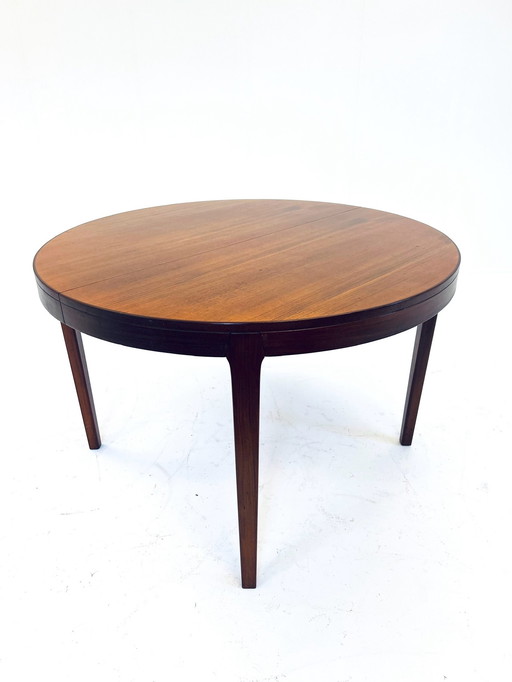 Extendable Danish dining table