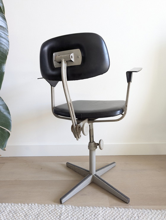 Image 1 of Ahrend The Circle Industrial Office Chair