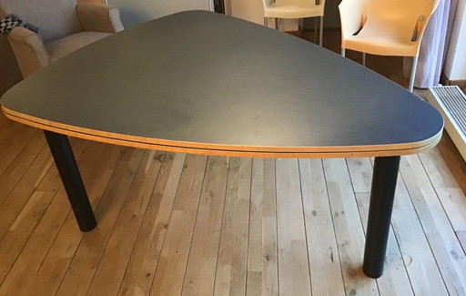 Castelijn butterfly table