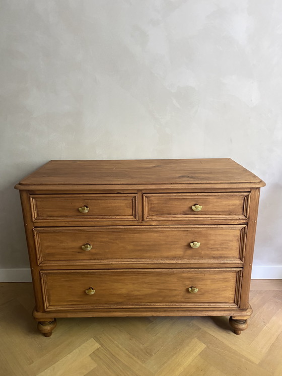 Image 1 of Commode ancienne en bois