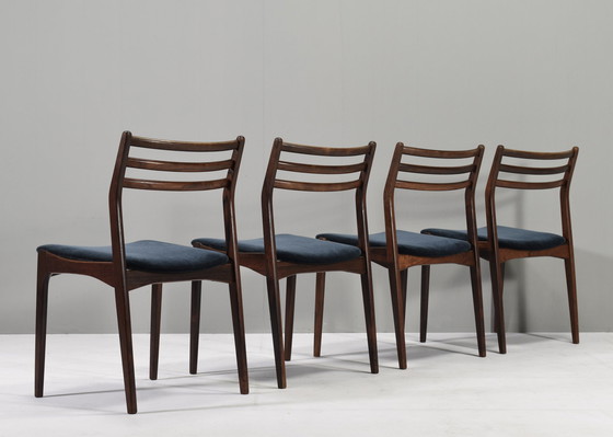 Image 1 of Ensemble de quatre chaises de salle à manger scandinaves *Nouveau rembourrage* - Danemark, vers 1960