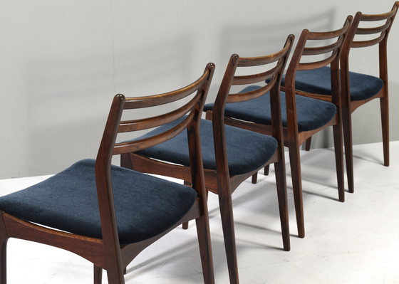 Image 1 of Ensemble de quatre chaises de salle à manger scandinaves *Nouveau rembourrage* - Danemark, vers 1960