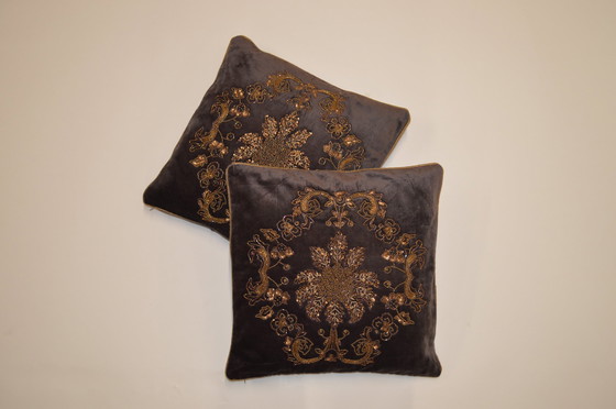 Image 1 of Cushion Velvet, Grey / Gold