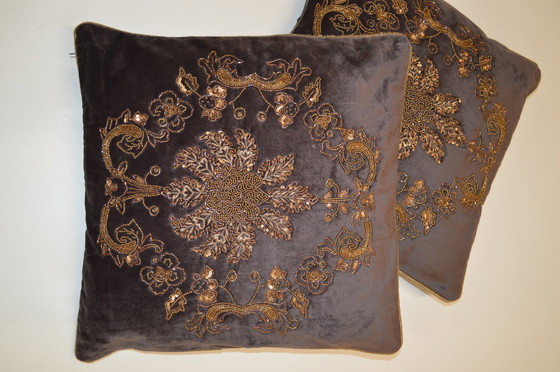 Image 1 of Cushion Velvet, Grey / Gold