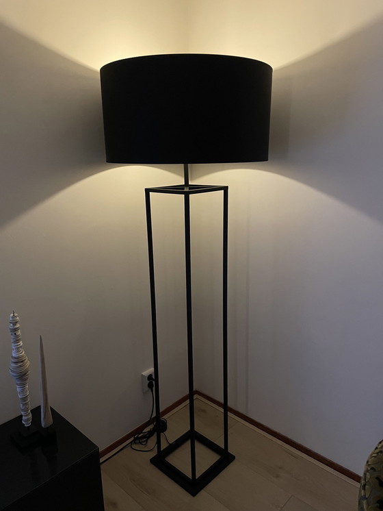 Image 1 of Cube Floor Lamp Lumière Black