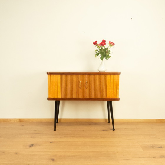 Image 1 of petite commode avec bandes décoratives verticales, noyer, années 1960