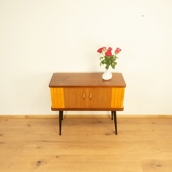 Image 1 of petite commode avec bandes décoratives verticales, noyer, années 1960