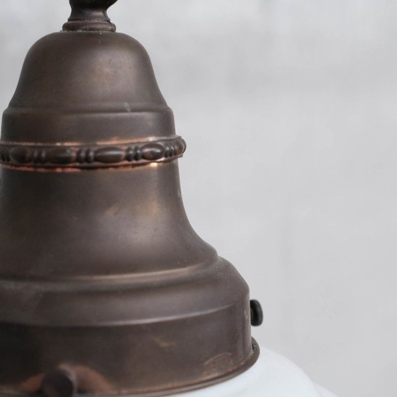 Image 1 of Lampada a sospensione francese vintage in opalino e ottone, anni '30