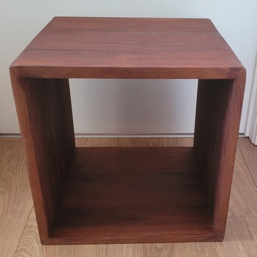 Beautiful solid teak cube 40 x 40 cm