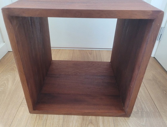 Image 1 of Hermoso cubo de teca maciza de 40 x 40 cm