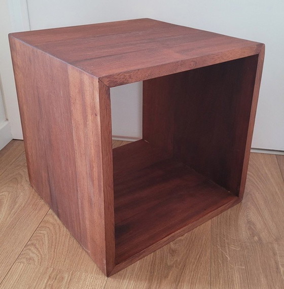 Image 1 of Hermoso cubo de teca maciza de 40 x 40 cm