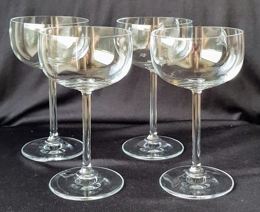 Sparkling wine bowls, champagne, dessert