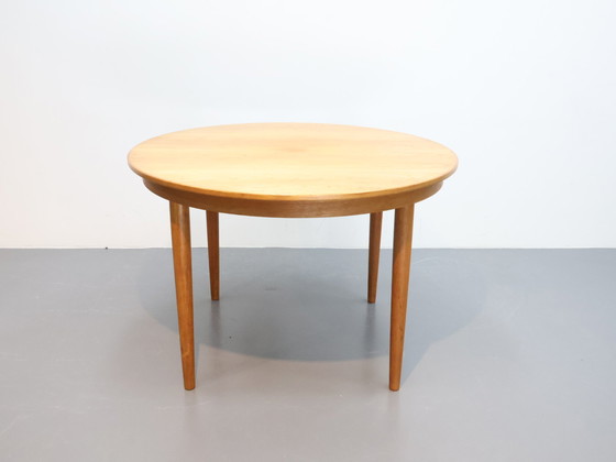 Image 1 of Danish dining table round / oval extendable