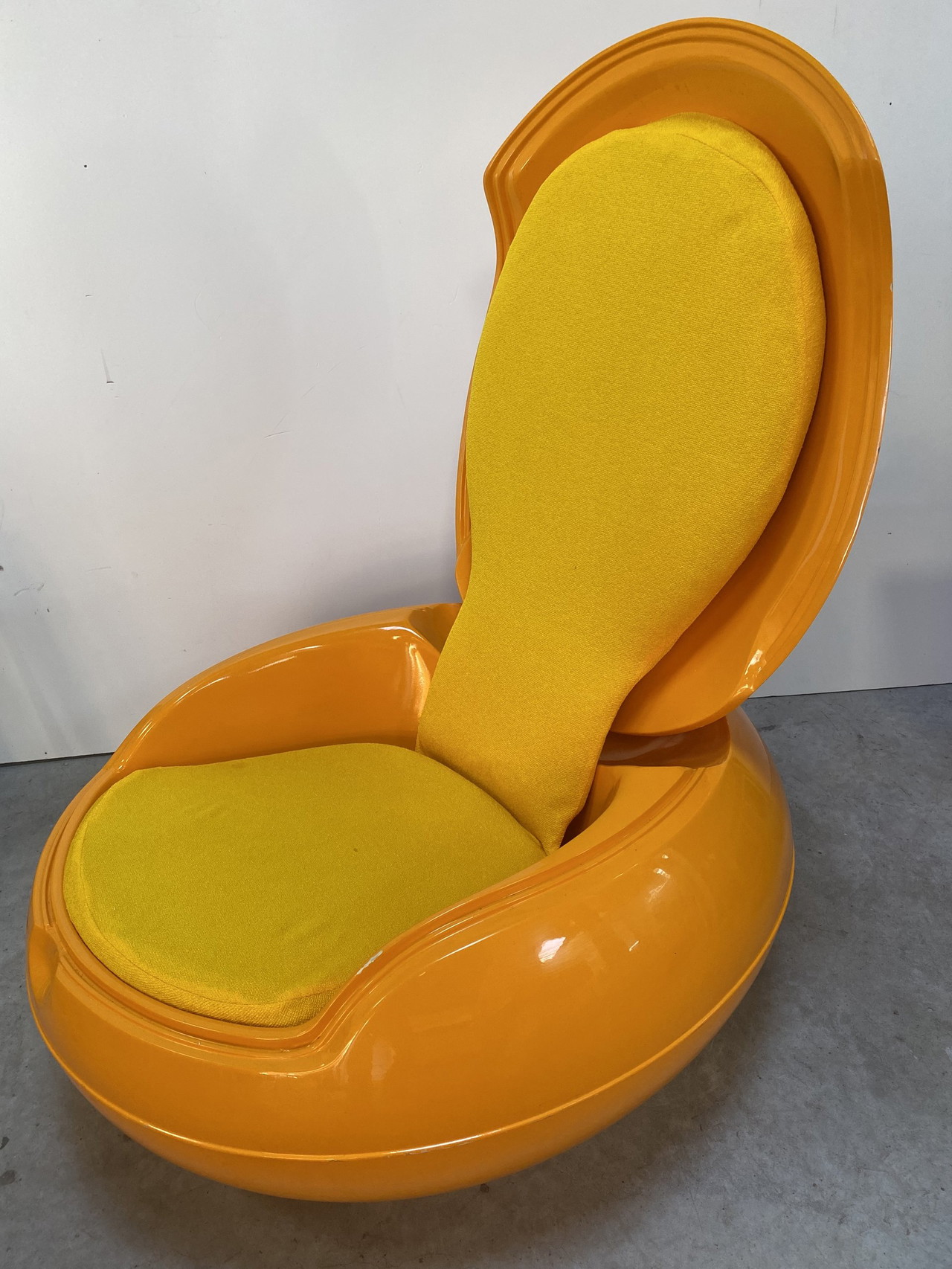 Garden Egg Peter Ghyczy | €1,200 | Whoppah