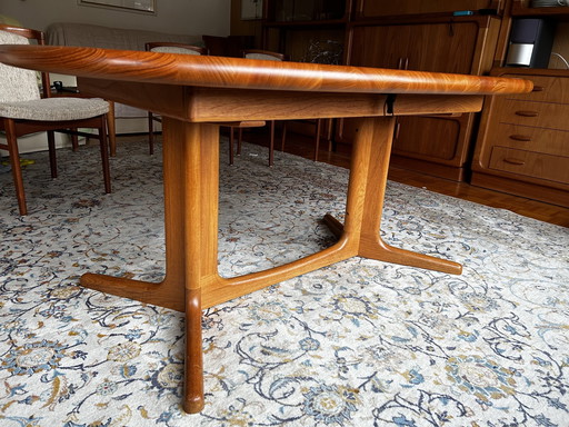 Drylund Extendable Teak Dining Table