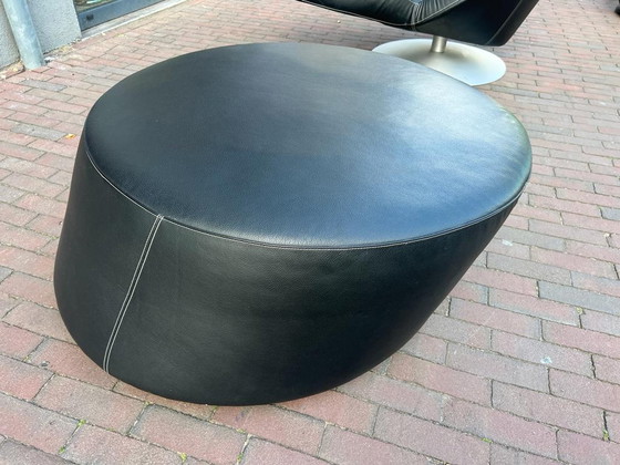 Image 1 of Leolux Moreno round pouf black leather