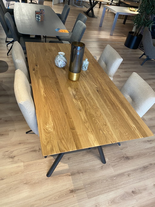 Bert Plantagie Remo dining table