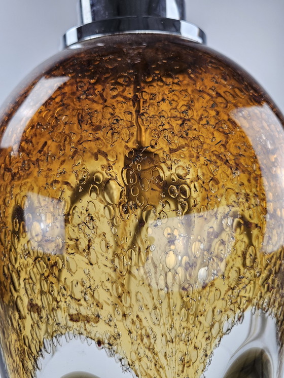 Image 1 of Lampe suspendue italienne en verre avec motif d'arcs dorés