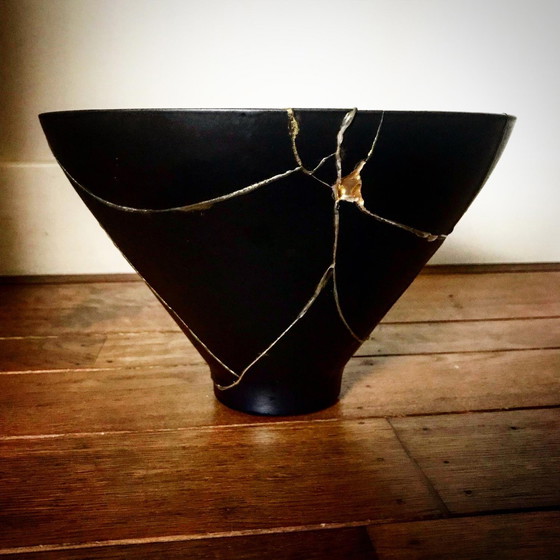 Image 1 of Vase Kintsugi 2018 - Ilona Heimans