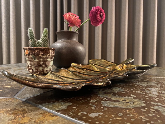 Image 1 of Glass gold-brown bowl in leaf shape