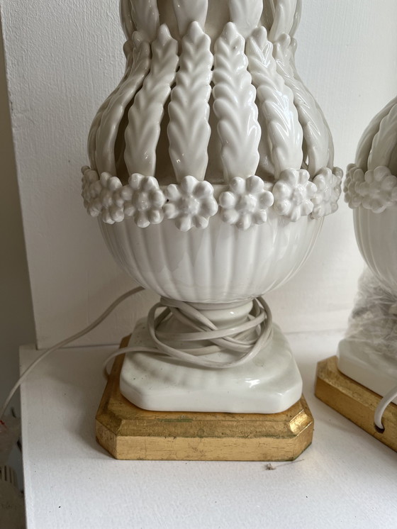 Image 1 of Coppia di lampade vintage Manises, ceramica bianca, maiolica, anni '60