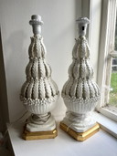Coppia di lampade vintage Manises, ceramica bianca, maiolica, anni '60