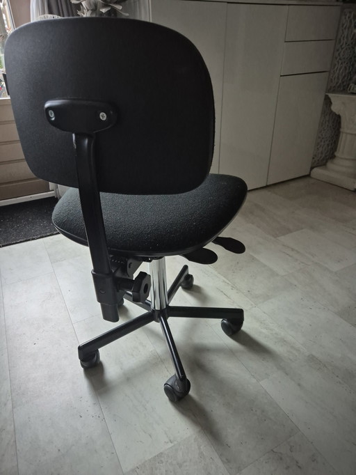 Score office chair with Lounge backrest